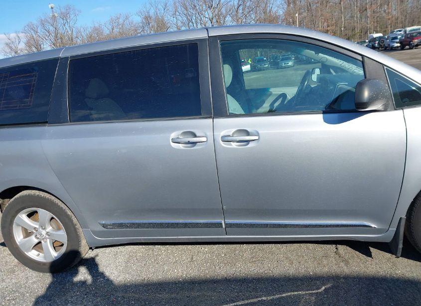 Photo 12 of 2016 Toyota Sienna L 7 PASSENGER (VIN 5TDZK3DC1GS726089)