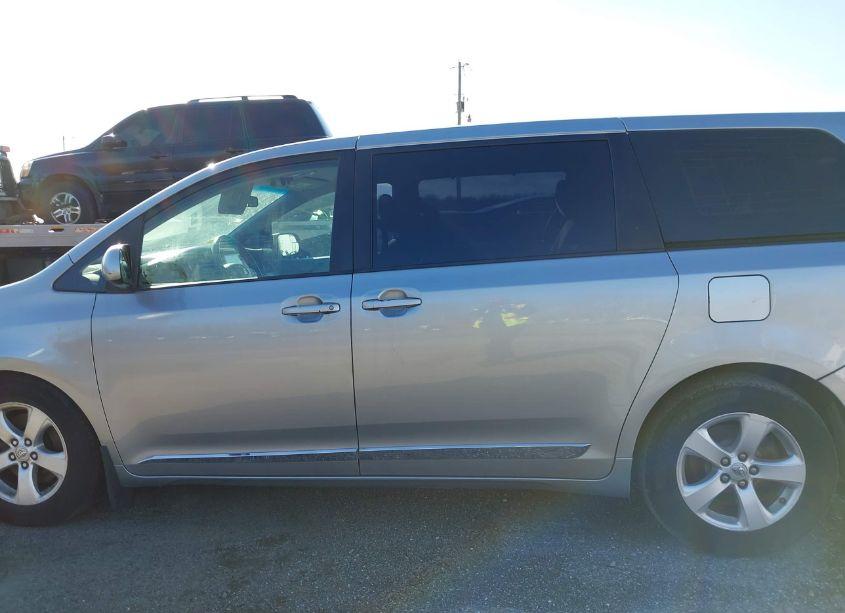 Photo 13 of 2016 Toyota Sienna L 7 PASSENGER (VIN 5TDZK3DC1GS726089)