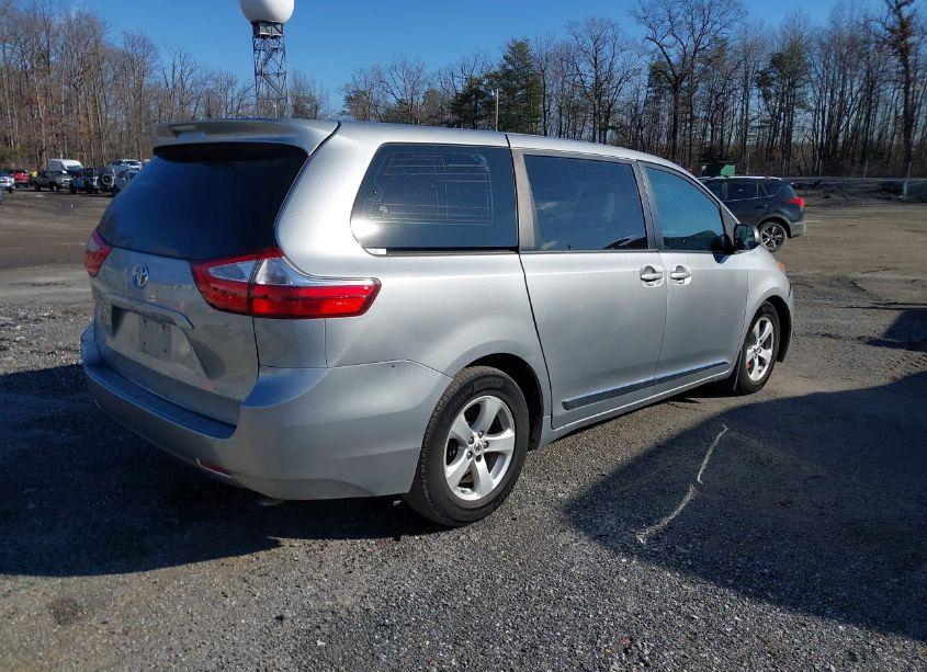 Photo 4 of 2016 Toyota Sienna L 7 PASSENGER (VIN 5TDZK3DC1GS726089)