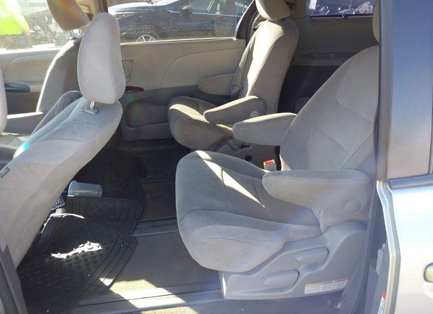 Photo 8 of 2016 Toyota Sienna L 7 PASSENGER (VIN 5TDZK3DC1GS726089)