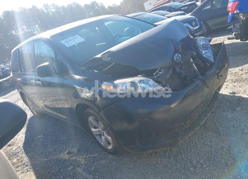 2011 Toyota Sienna BASE V6 (VIN 5TDZK3DC2BS008902) main photo