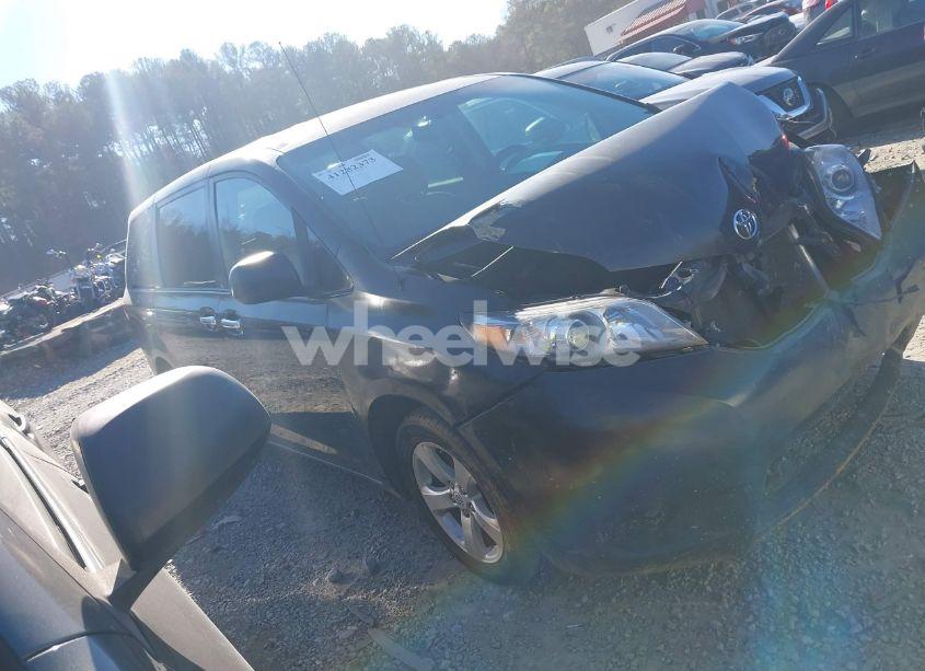 Photo 13 of 2011 Toyota Sienna BASE V6 (VIN 5TDZK3DC2BS008902)