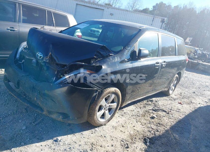 Photo 2 of 2011 Toyota Sienna BASE V6 (VIN 5TDZK3DC2BS008902)
