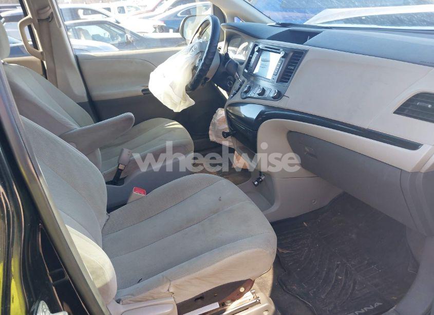 Photo 5 of 2011 Toyota Sienna BASE V6 (VIN 5TDZK3DC2BS008902)