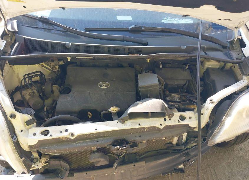 Photo 10 of 2011 Toyota Sienna BASE V6 (VIN 5TDZK3DC2BS027823)