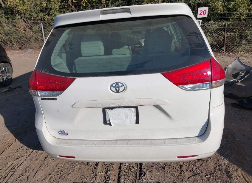 Photo 16 of 2011 Toyota Sienna BASE V6 (VIN 5TDZK3DC2BS027823)
