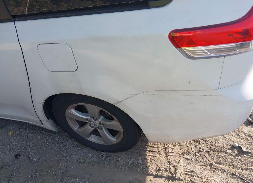 Photo 20 of 2011 Toyota Sienna BASE V6 (VIN 5TDZK3DC2BS027823)