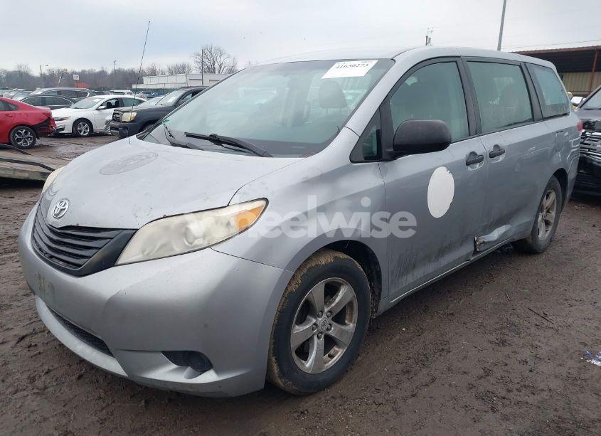 Photo 2 of 2012 Toyota Sienna BASE V6 7 PASSENGER (VIN 5TDZK3DC2CS221981)