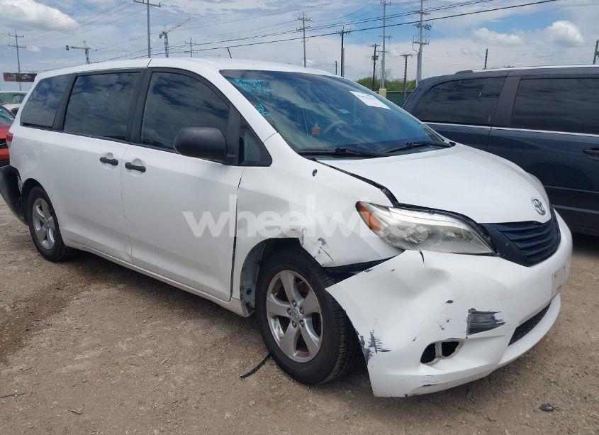 2013 Toyota Sienna (VIN 5TDZK3DC2DS292129) main photo