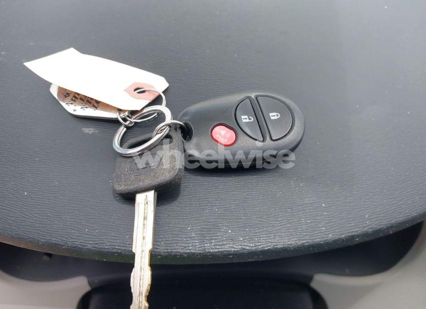 Photo 11 of 2013 Toyota Sienna (VIN 5TDZK3DC2DS292129)