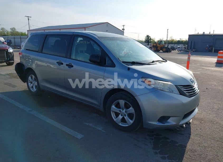 2013 Toyota Sienna L V6 7 PASSENGER (VIN 5TDZK3DC2DS321418) main photo
