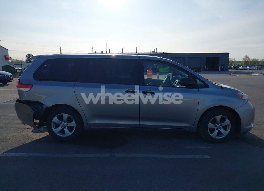 Photo 14 of 2013 Toyota Sienna L V6 7 PASSENGER (VIN 5TDZK3DC2DS321418)