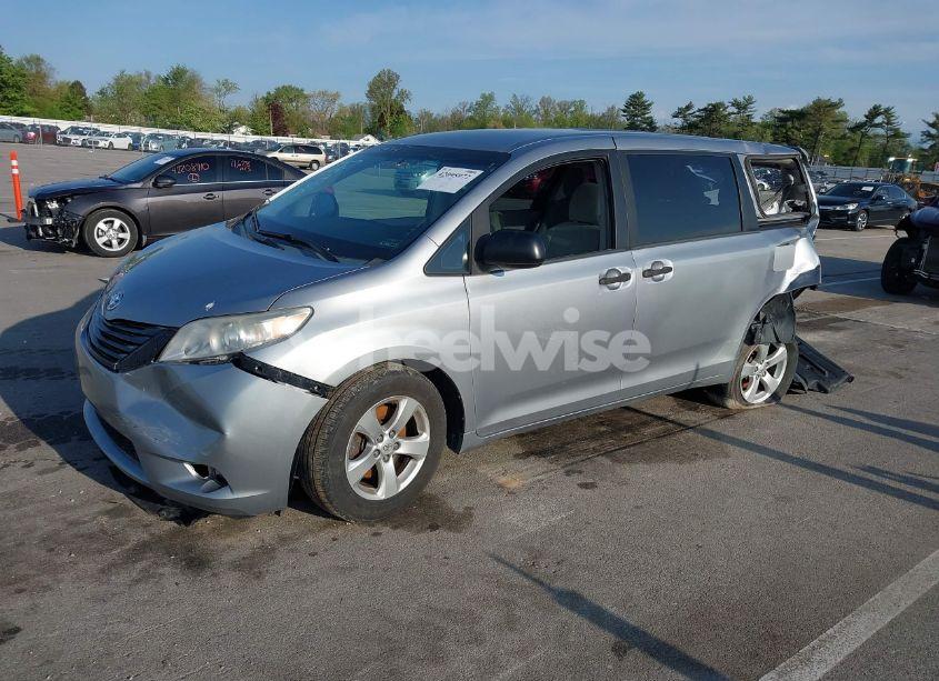Photo 2 of 2013 Toyota Sienna L V6 7 PASSENGER (VIN 5TDZK3DC2DS321418)