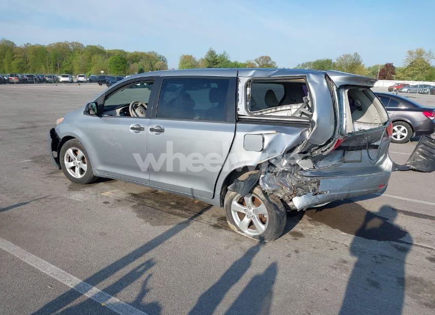Photo 3 of 2013 Toyota Sienna L V6 7 PASSENGER (VIN 5TDZK3DC2DS321418)