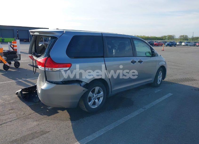 Photo 4 of 2013 Toyota Sienna L V6 7 PASSENGER (VIN 5TDZK3DC2DS321418)