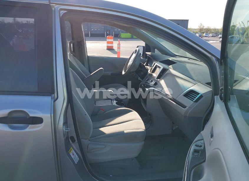 Photo 5 of 2013 Toyota Sienna L V6 7 PASSENGER (VIN 5TDZK3DC2DS321418)