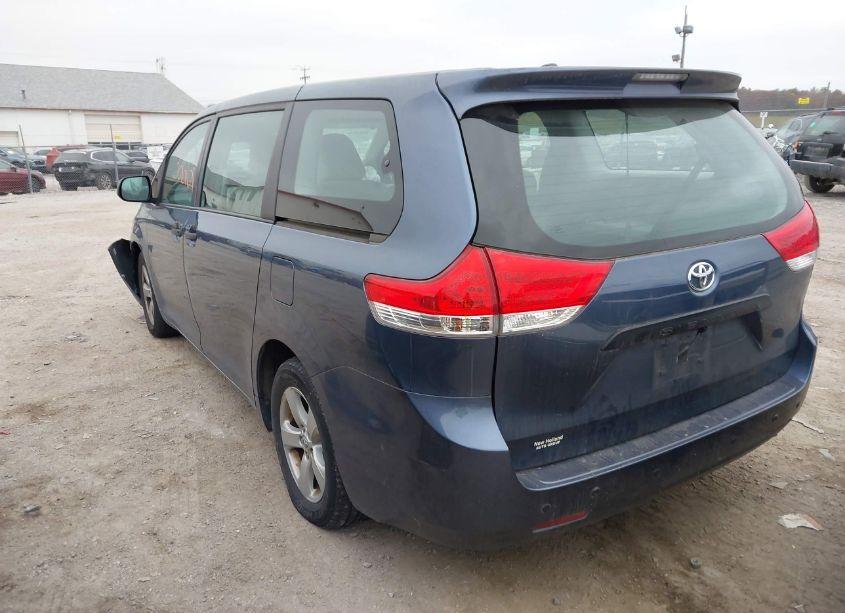 Photo 3 of 2014 Toyota Sienna L V6 7 PASSENGER (VIN 5TDZK3DC2ES457985)