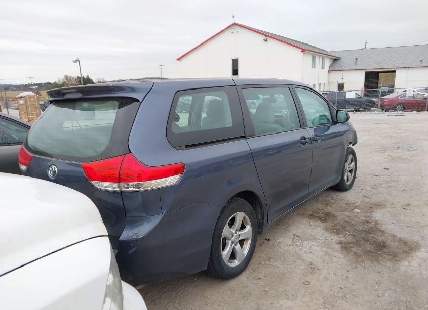 Photo 4 of 2014 Toyota Sienna L V6 7 PASSENGER (VIN 5TDZK3DC2ES457985)