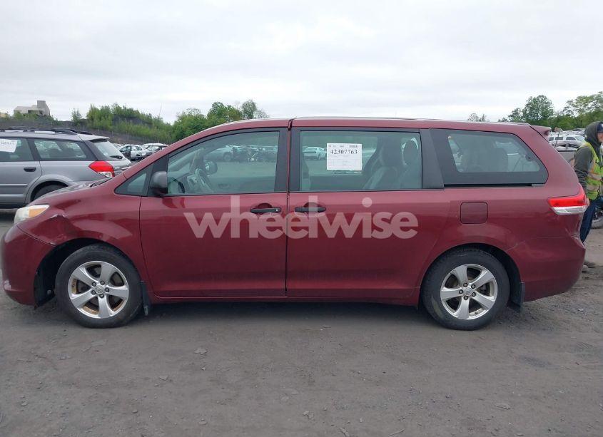 Photo 14 of 2014 Toyota Sienna L V6 7 PASSENGER (VIN 5TDZK3DC2ES505680)