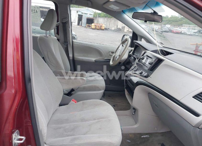 Photo 5 of 2014 Toyota Sienna L V6 7 PASSENGER (VIN 5TDZK3DC2ES505680)