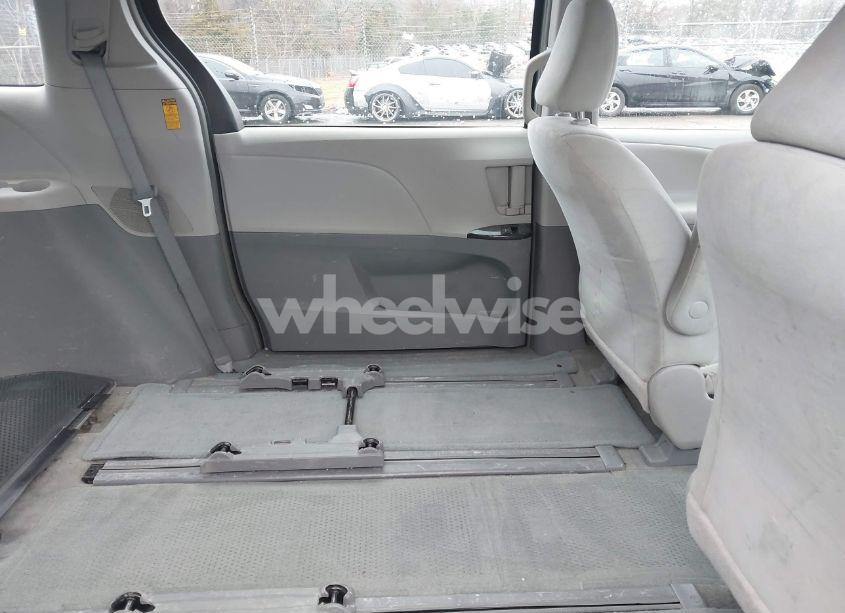 Photo 8 of 2014 Toyota Sienna L V6 7 PASSENGER (VIN 5TDZK3DC2ES510684)