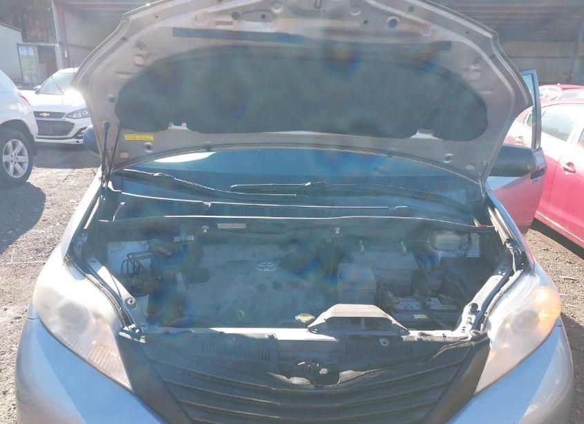 Photo 10 of 2016 Toyota Sienna L 7 PASSENGER (VIN 5TDZK3DC2GS724321)