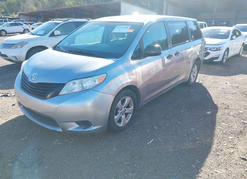 Photo 2 of 2016 Toyota Sienna L 7 PASSENGER (VIN 5TDZK3DC2GS724321)