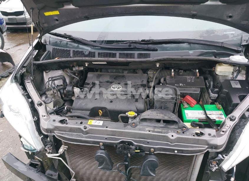 Photo 10 of 2011 Toyota Sienna BASE V6 (VIN 5TDZK3DC3BS058482)