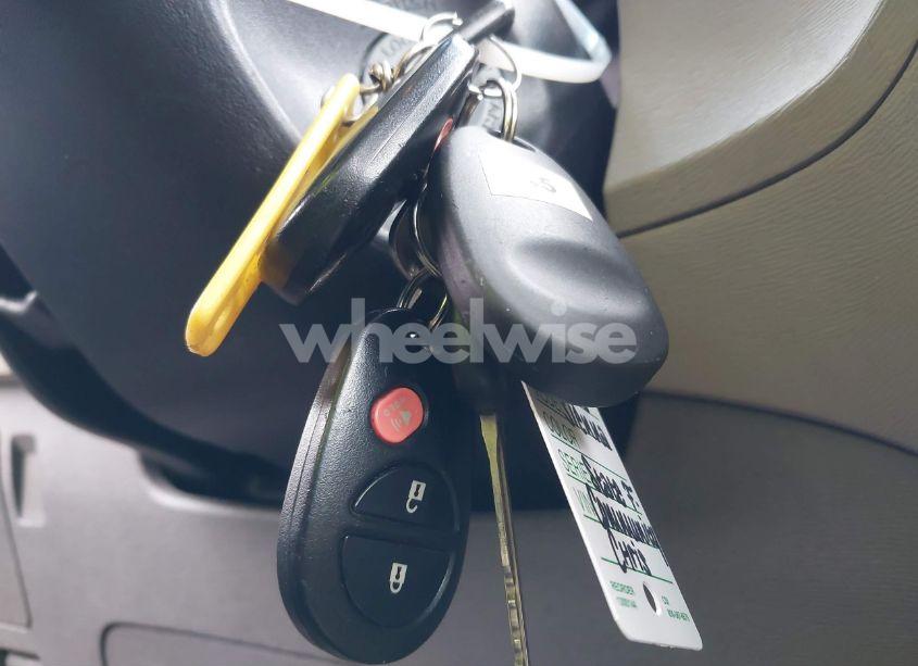 Photo 11 of 2011 Toyota Sienna BASE V6 (VIN 5TDZK3DC3BS058482)