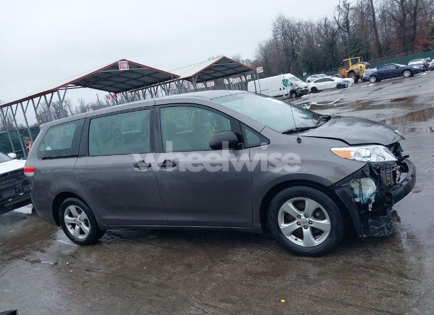 Photo 14 of 2011 Toyota Sienna BASE V6 (VIN 5TDZK3DC3BS058482)