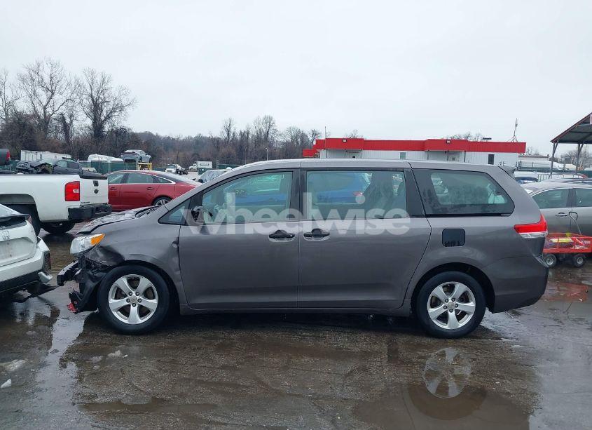 Photo 15 of 2011 Toyota Sienna BASE V6 (VIN 5TDZK3DC3BS058482)