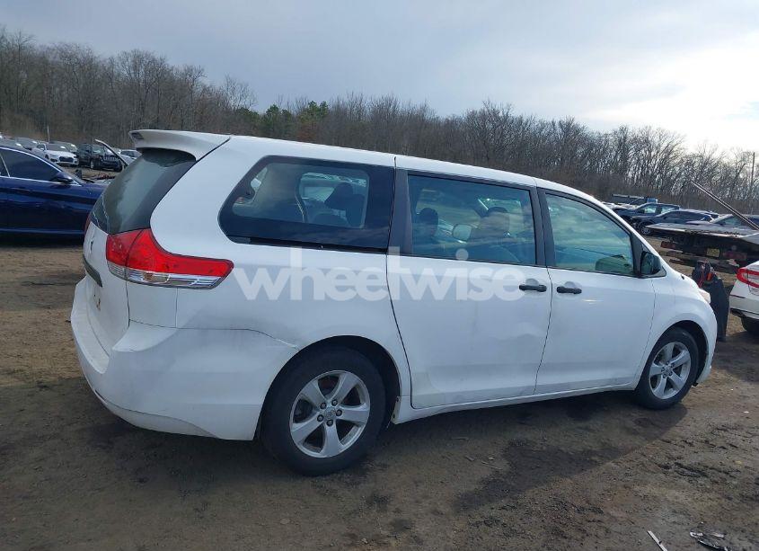 Photo 13 of 2011 Toyota Sienna BASE V6 (VIN 5TDZK3DC3BS058823)