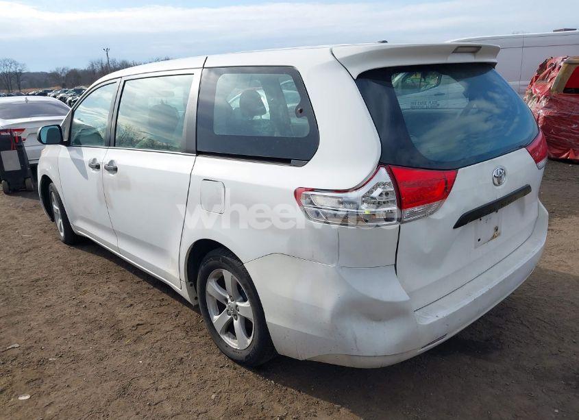 Photo 3 of 2011 Toyota Sienna BASE V6 (VIN 5TDZK3DC3BS058823)