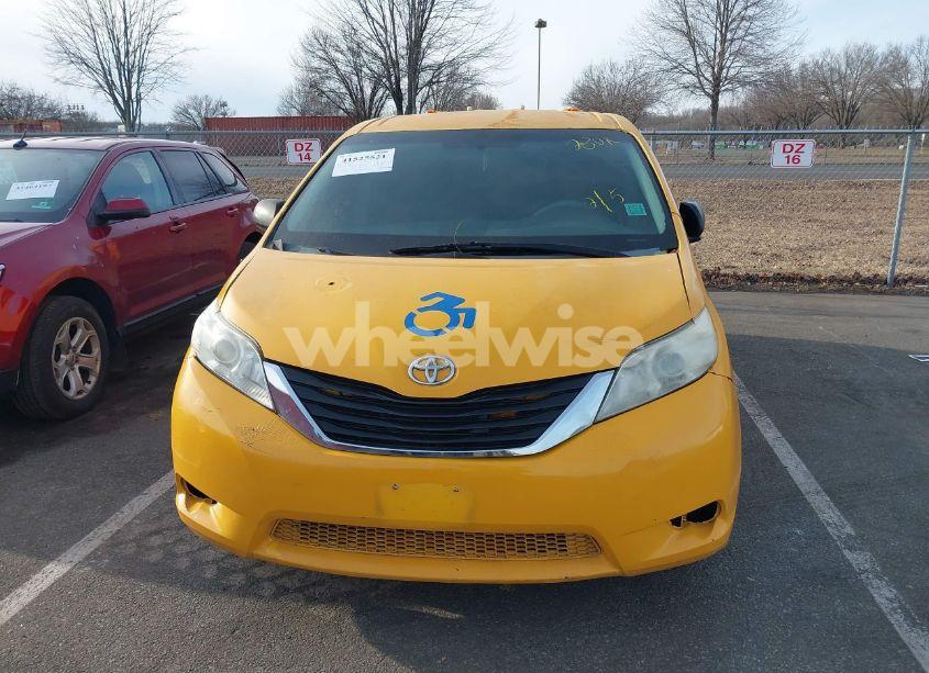 Photo 12 of 2012 Toyota Sienna BASE V6 7 PASSENGER (VIN 5TDZK3DC3CS221892)