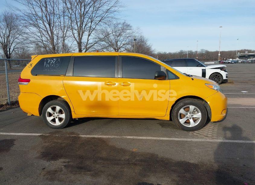 Photo 13 of 2012 Toyota Sienna BASE V6 7 PASSENGER (VIN 5TDZK3DC3CS221892)