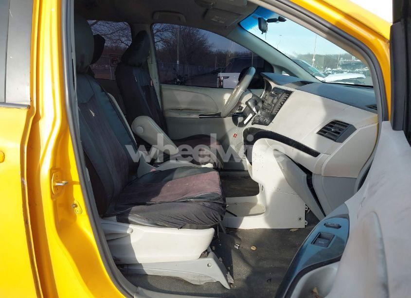 Photo 5 of 2012 Toyota Sienna BASE V6 7 PASSENGER (VIN 5TDZK3DC3CS221892)