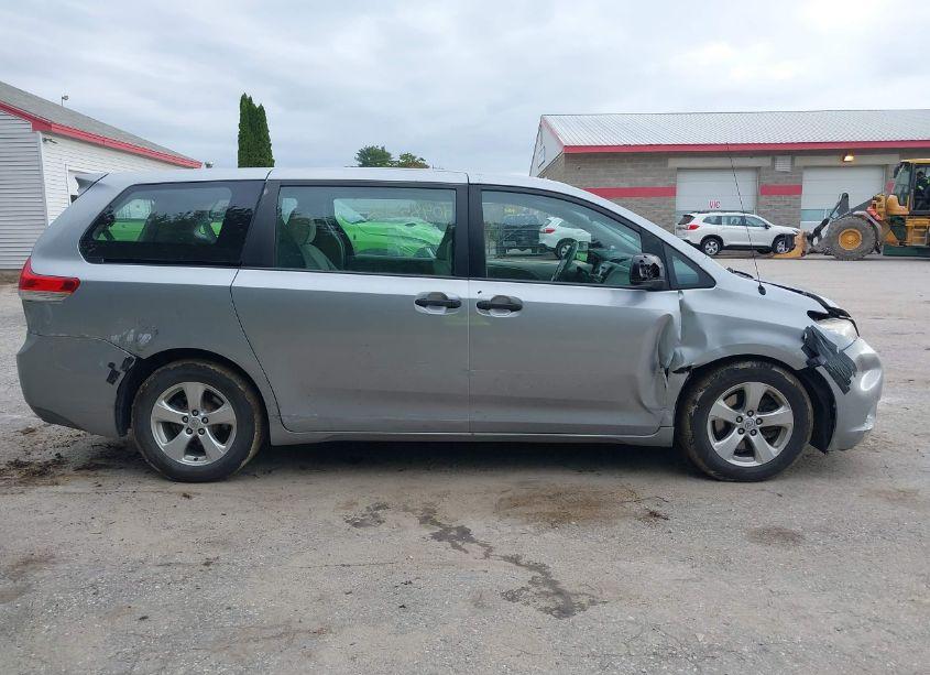Photo 13 of 2013 Toyota Sienna L V6 7 PASSENGER (VIN 5TDZK3DC3DS362074)