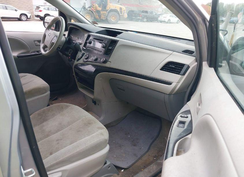 Photo 5 of 2013 Toyota Sienna L V6 7 PASSENGER (VIN 5TDZK3DC3DS362074)