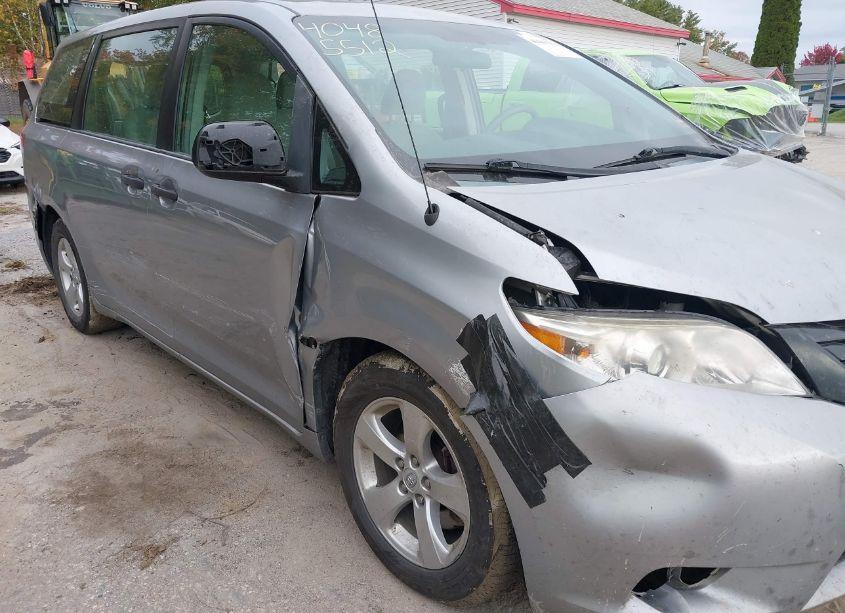 Photo 6 of 2013 Toyota Sienna L V6 7 PASSENGER (VIN 5TDZK3DC3DS362074)