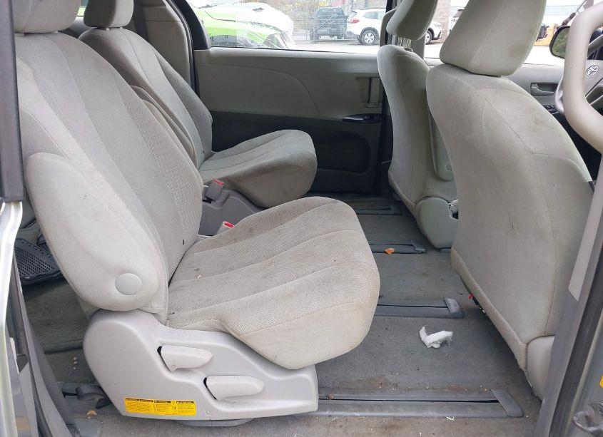 Photo 8 of 2013 Toyota Sienna L V6 7 PASSENGER (VIN 5TDZK3DC3DS362074)