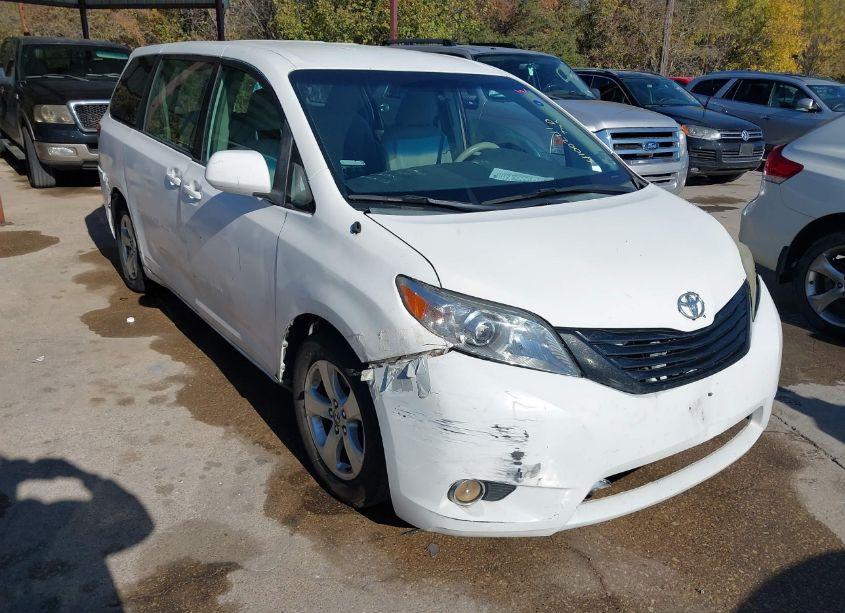2013 Toyota Sienna L V6 7 PASSENGER (VIN 5TDZK3DC3DS386276) main photo