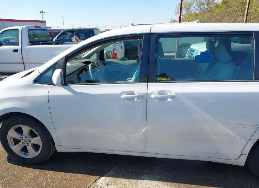 Photo 15 of 2013 Toyota Sienna L V6 7 PASSENGER (VIN 5TDZK3DC3DS386276)