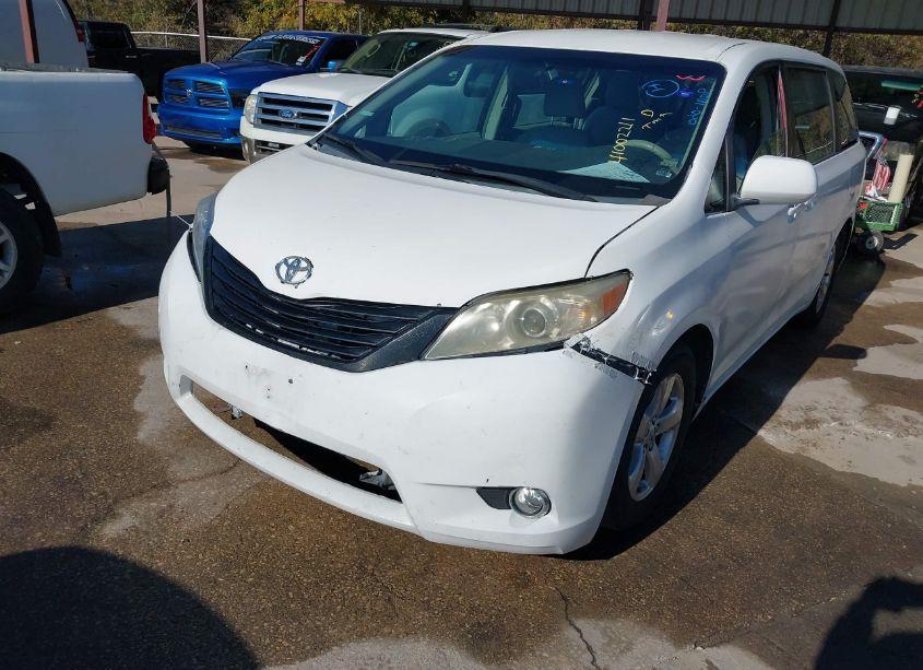 Photo 6 of 2013 Toyota Sienna L V6 7 PASSENGER (VIN 5TDZK3DC3DS386276)