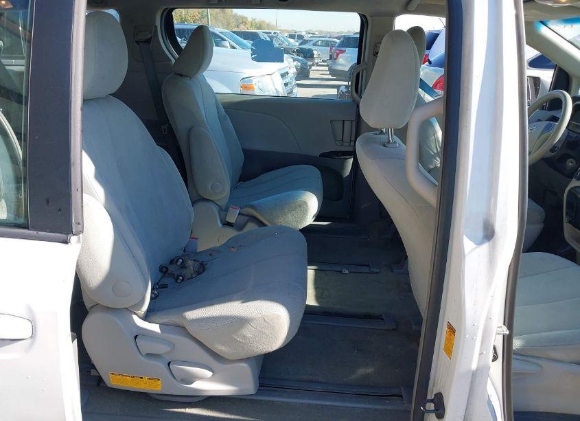 Photo 8 of 2013 Toyota Sienna L V6 7 PASSENGER (VIN 5TDZK3DC3DS386276)