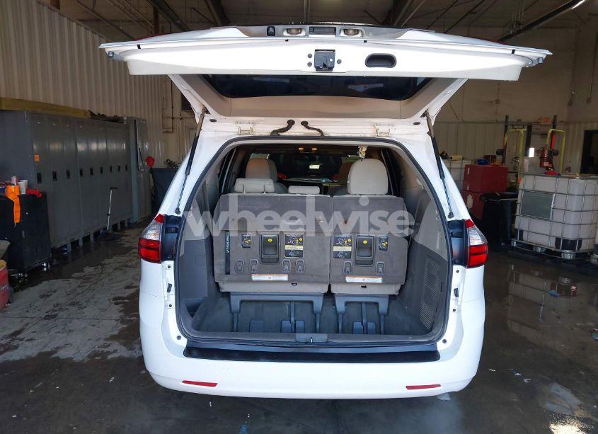 Photo 12 of 2015 Toyota Sienna L 7 PASSENGER (VIN 5TDZK3DC3FS617518)