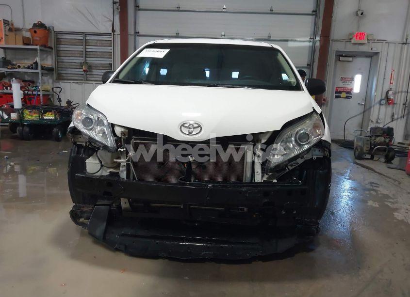 Photo 13 of 2015 Toyota Sienna L 7 PASSENGER (VIN 5TDZK3DC3FS617518)