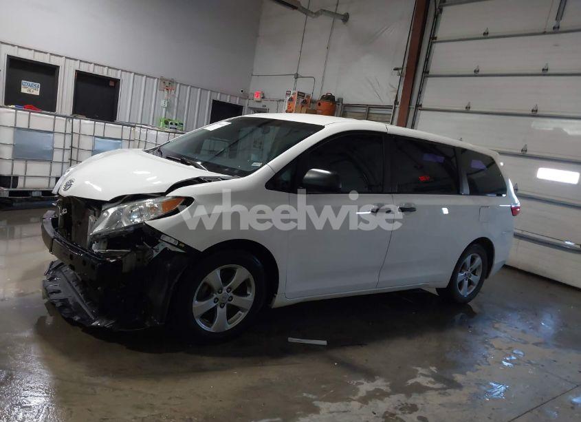 Photo 15 of 2015 Toyota Sienna L 7 PASSENGER (VIN 5TDZK3DC3FS617518)