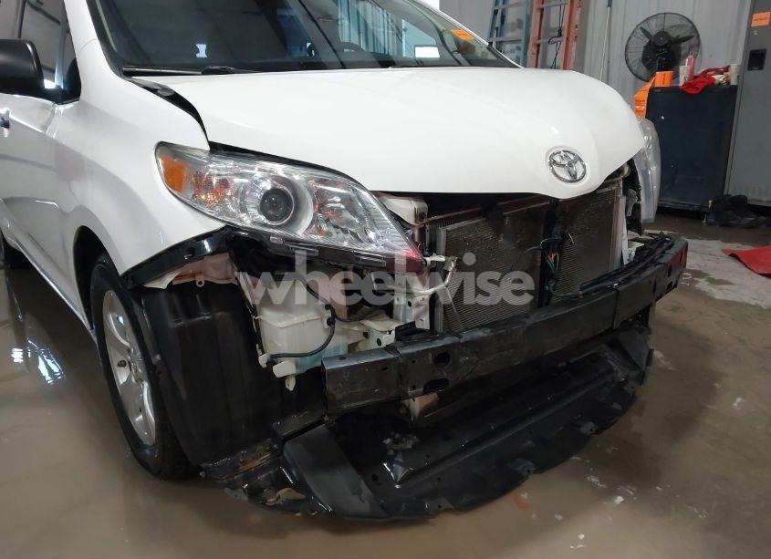 Photo 18 of 2015 Toyota Sienna L 7 PASSENGER (VIN 5TDZK3DC3FS617518)