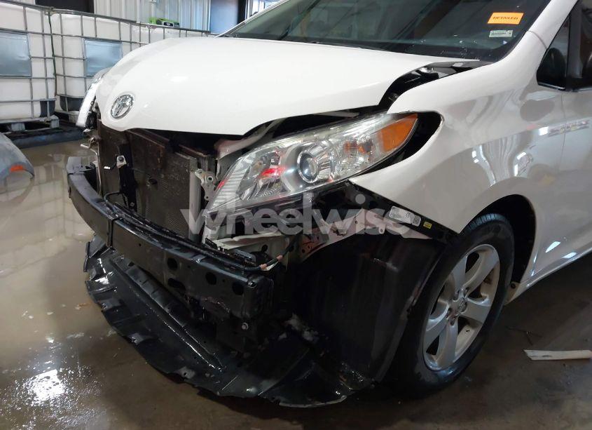 Photo 19 of 2015 Toyota Sienna L 7 PASSENGER (VIN 5TDZK3DC3FS617518)