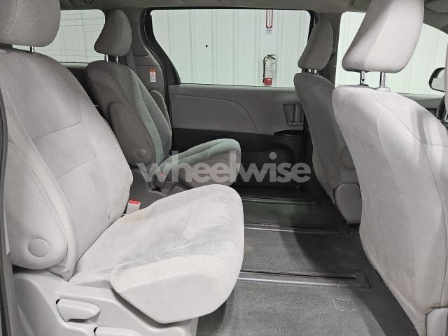 Photo 3 of 2016 TOYOTA SIENNA (VIN 5TDZK3DC3GS710587)